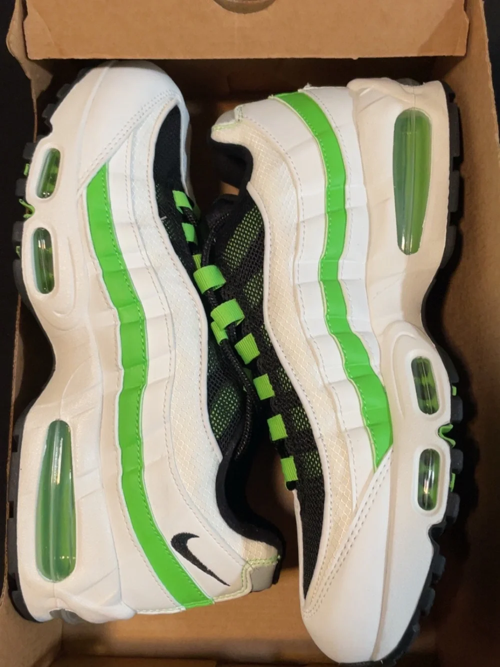 Nike Air Max 95 OG Men's Lace-Up Low Top Sneaker Summit White/Green